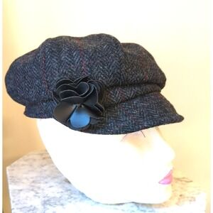 MUCROS Weavers Newsboy Wool Hat Charcoal Red Herringbone Flower Ireland Chicness